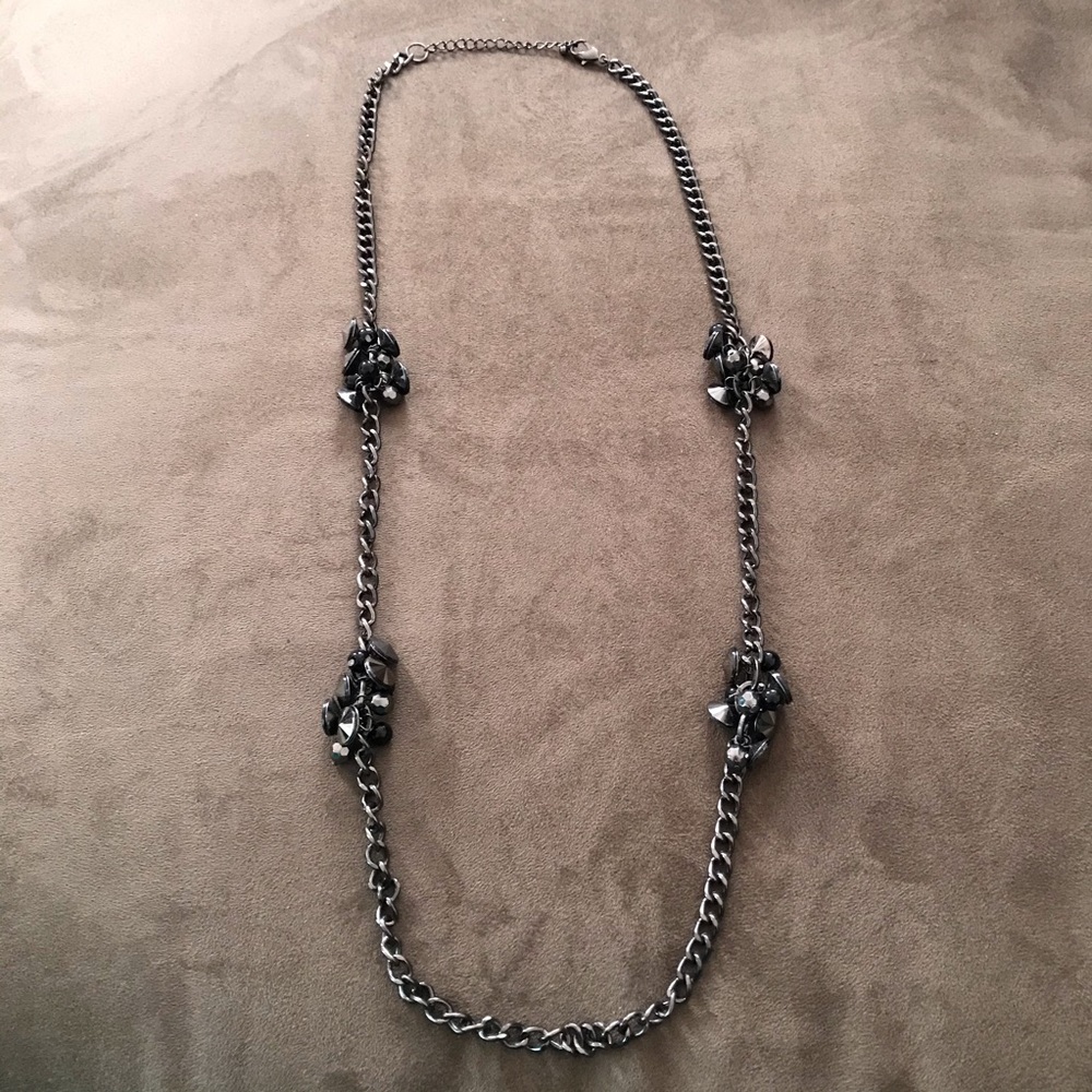 Like new silver necklace with clusters